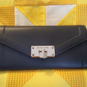 Michael Kors Kinsley Leather Wallet - Navy